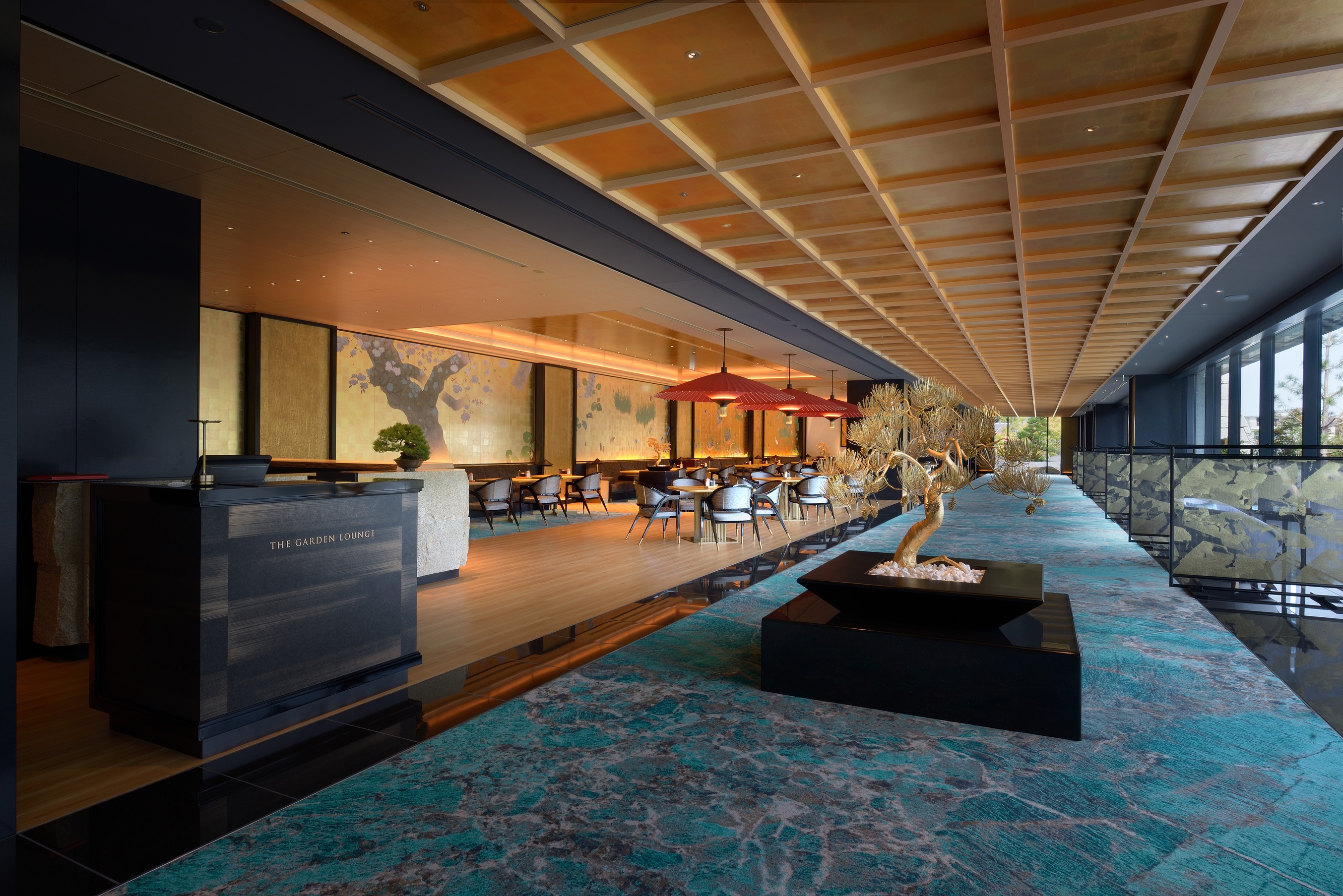 THE GARDEN LOUNGE